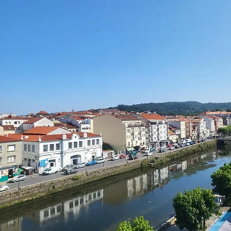 Mirador Urbano Sobre El Rio